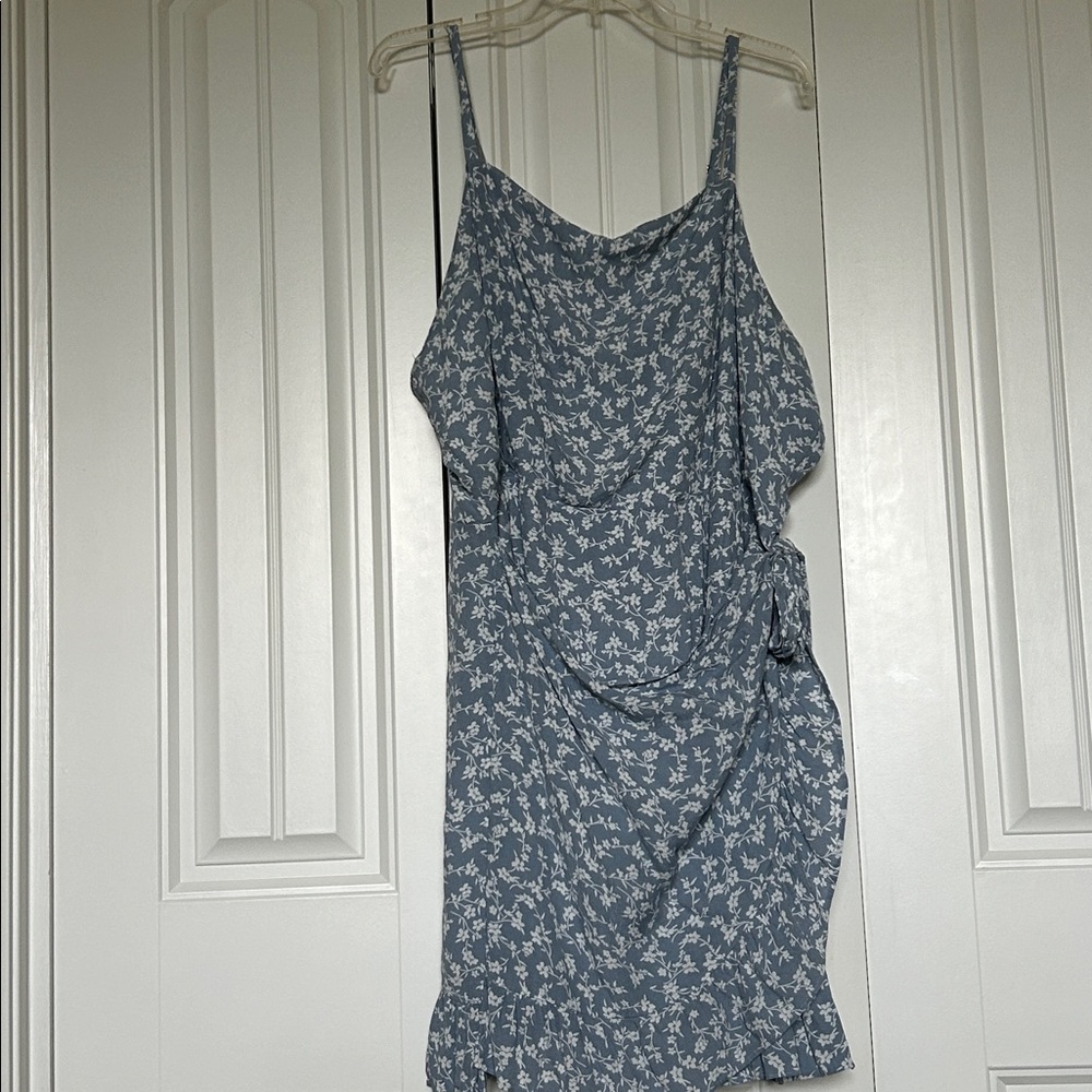 CCX Blue and White Floral Midi wrapped dress XL/22